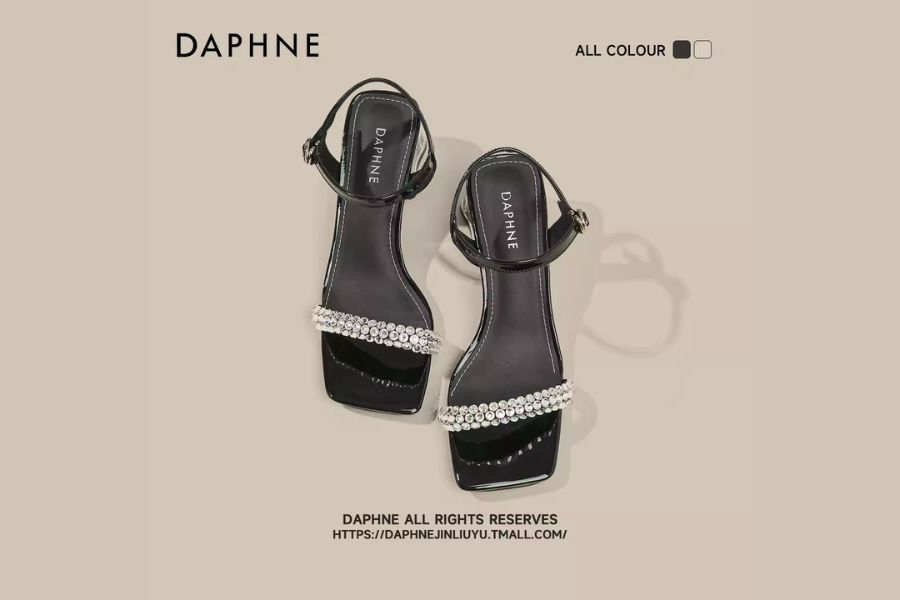 Giày Daphne của nước nào