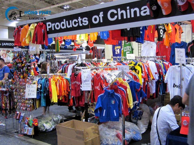 Hàng hóa Trung Quốc đa dạng, nhiều mức giá